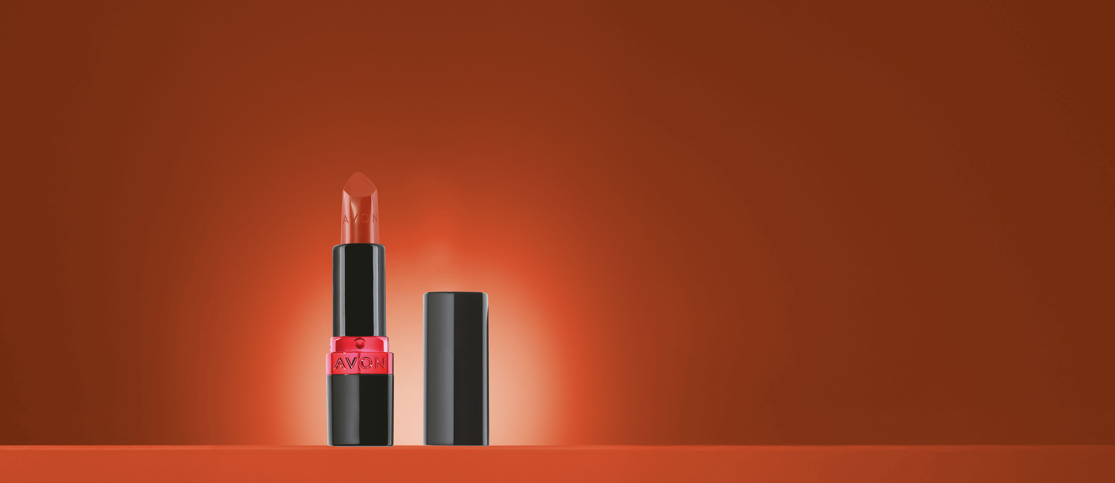 Batom Avon Ultra color com cor intensa