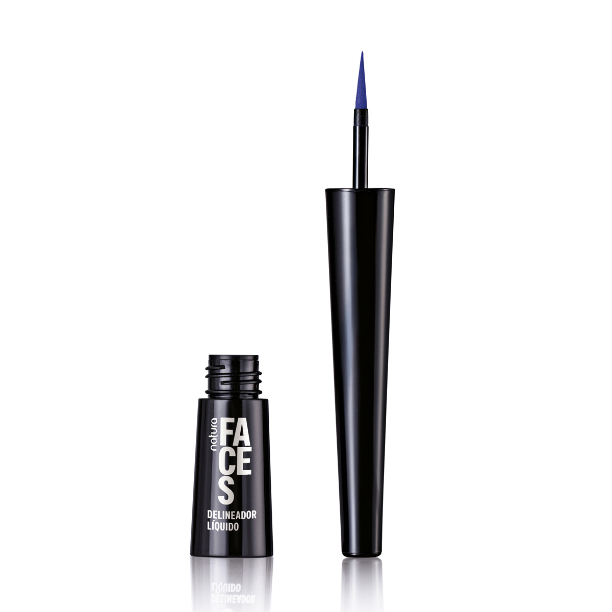 Close-up do produto Delineador Líquido Azul