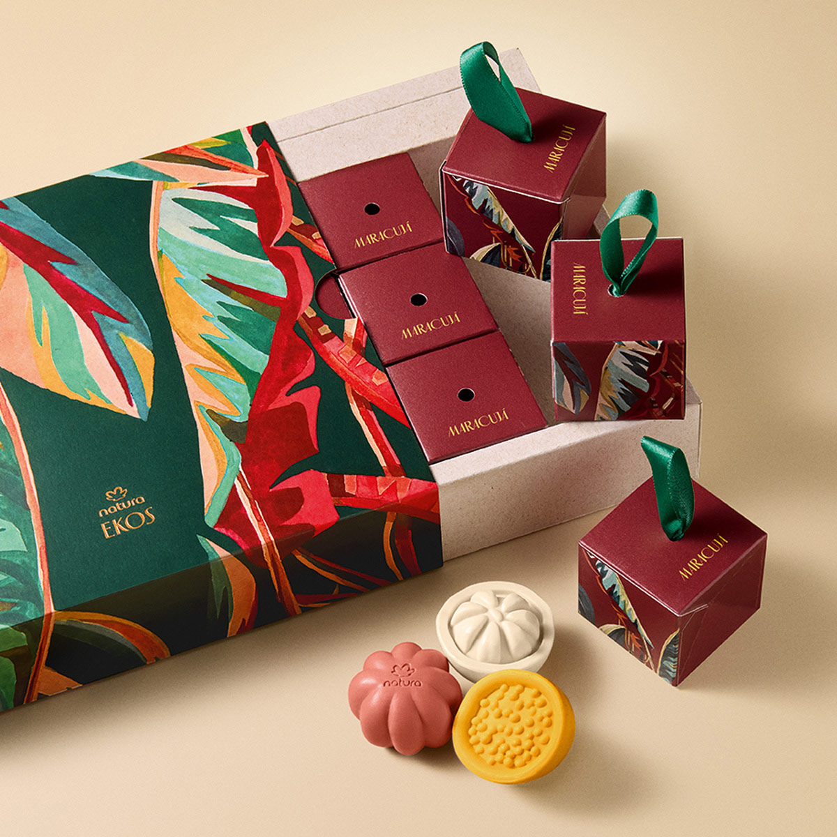 Caixa decorativa com estampa amazônica