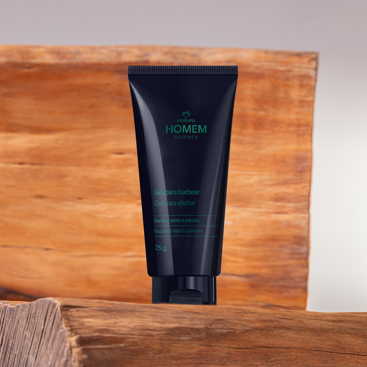 1766546928 252 Gel para Barbear Natura Homem Essence