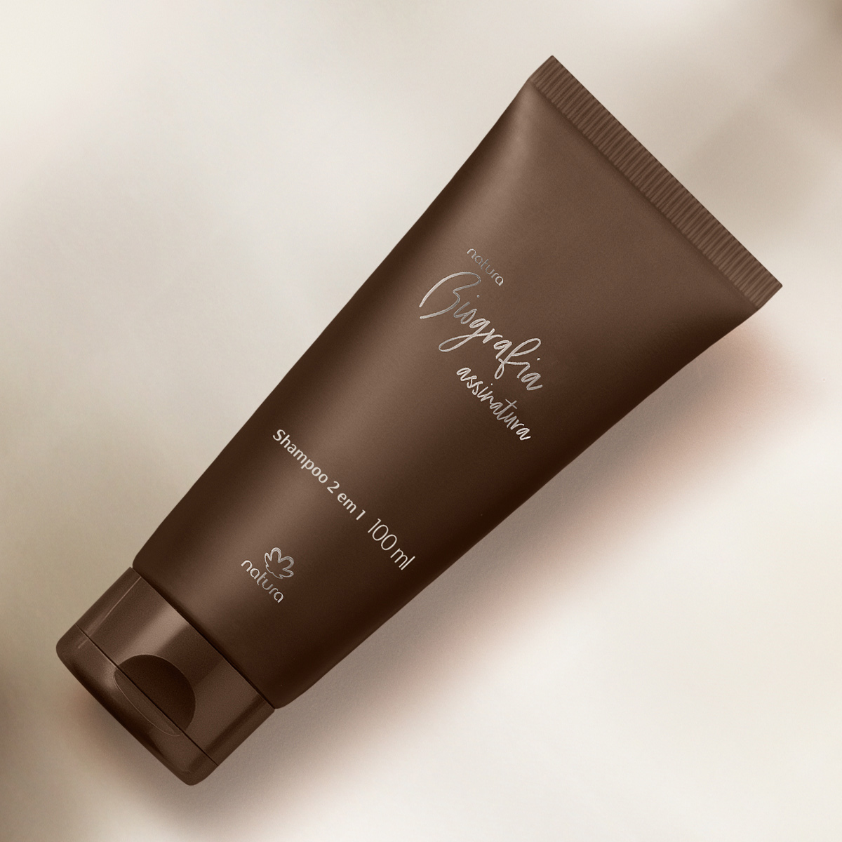 Shampoo 2 em 1 Biografia Assinatura Masculino 5 Shampoo Biografia em uso, fios macios