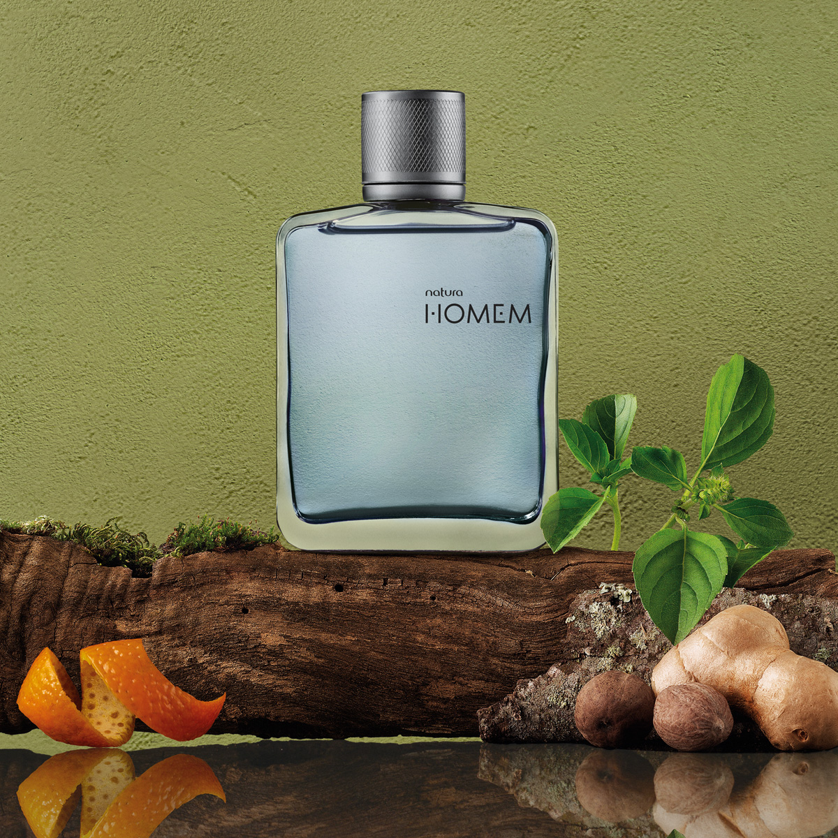 Frasco Natura Homem em ângulo close-up