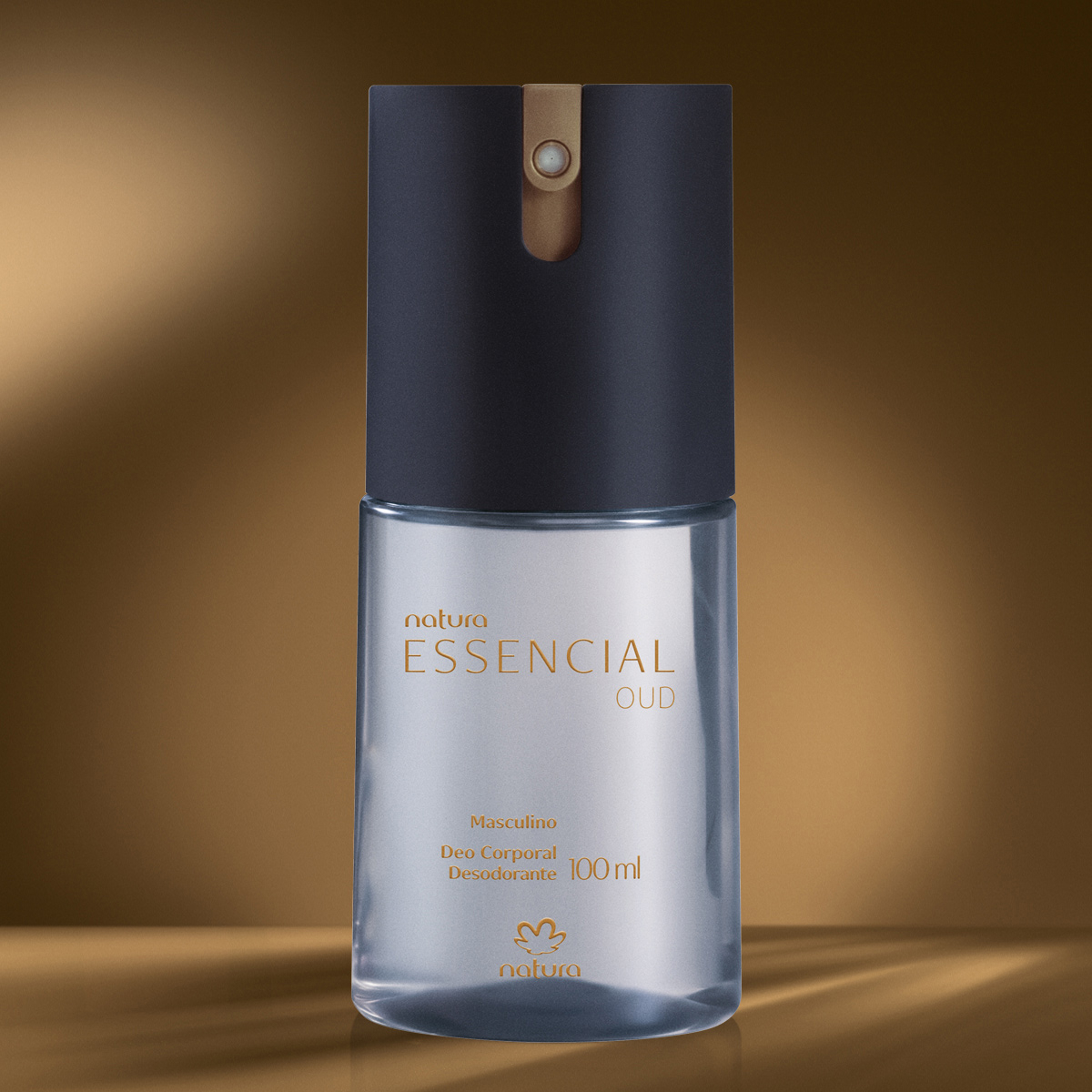 Imagem close-up da fragrância Essencial Oud