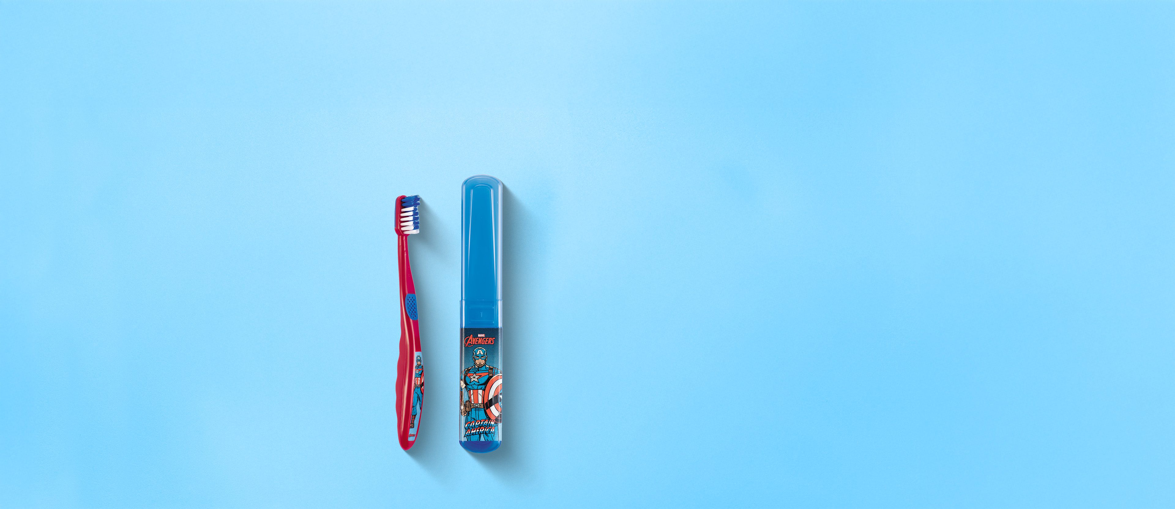 Escova de Dentes com Estojo Capitao America