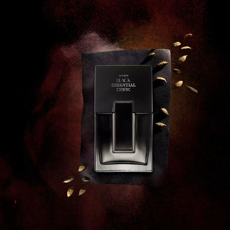 1768544692 136 Black Essential Dark Deo Colonia