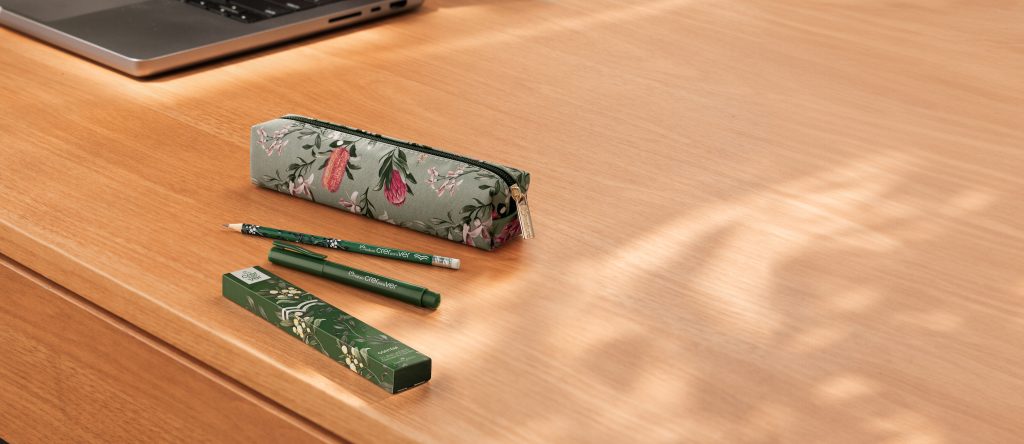 Kit Lápis Caneta e Estojo Crer Para Ver (2 produtos)