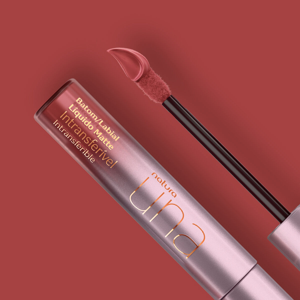 Batom Líquido Matte Intransferível Una em close mostrando a textura