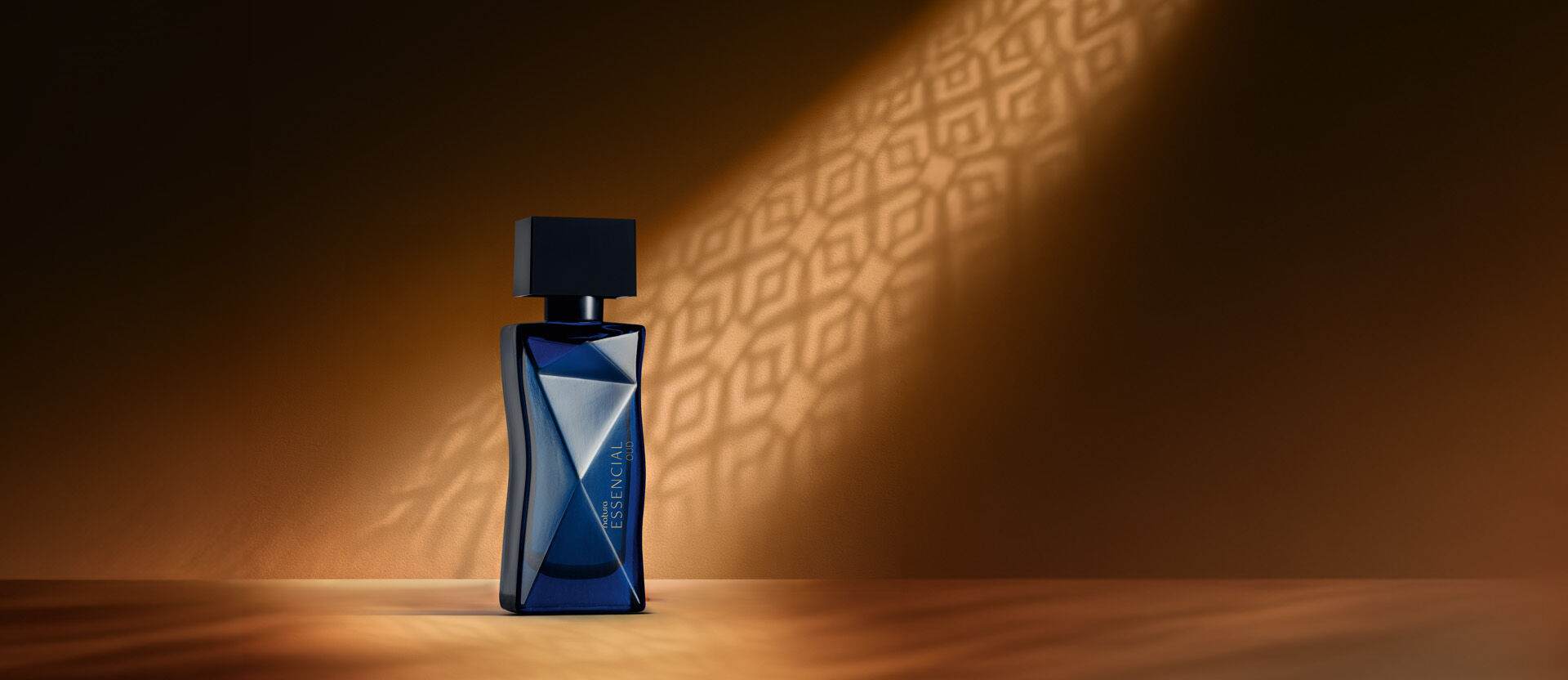 1790134787 377 Miniatura Deo Parfum Essencial Oud Feminino