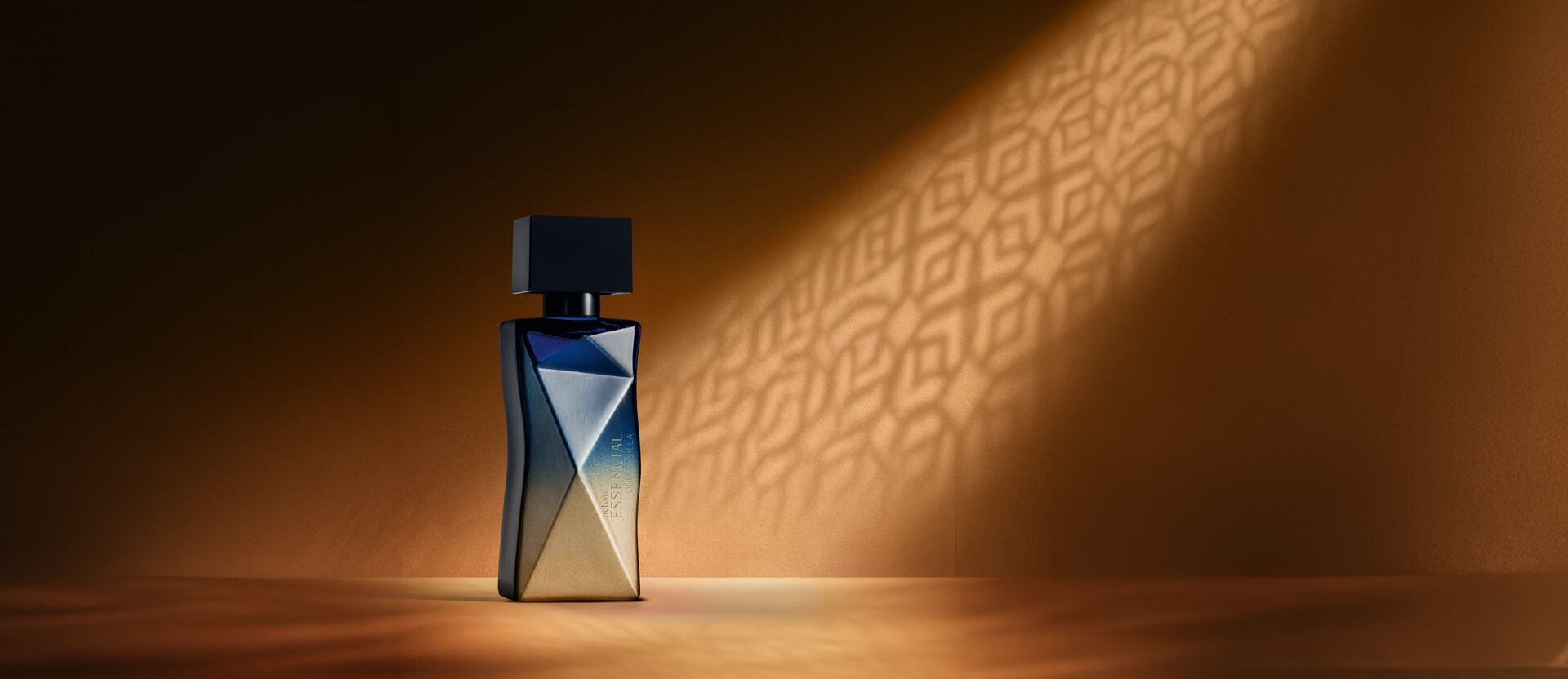 1790186399 998 Miniatura Deo Parfum Essencial Oud Vanilla Feminino
