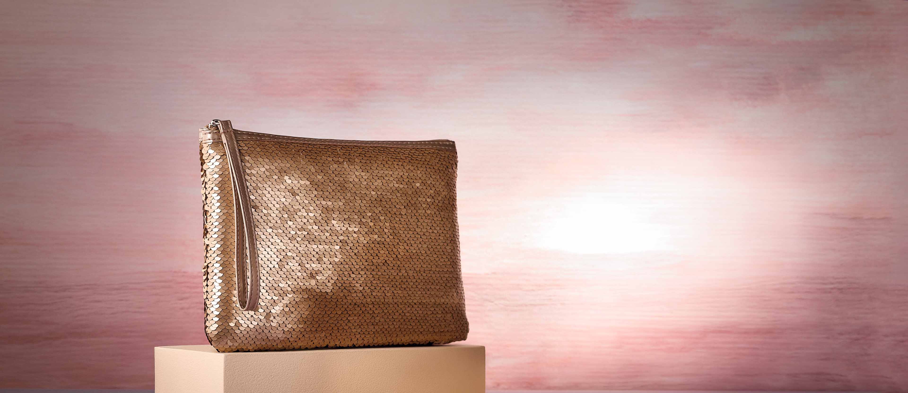 1790724949 331 Necessaire Paete Dourado Edicao Especial