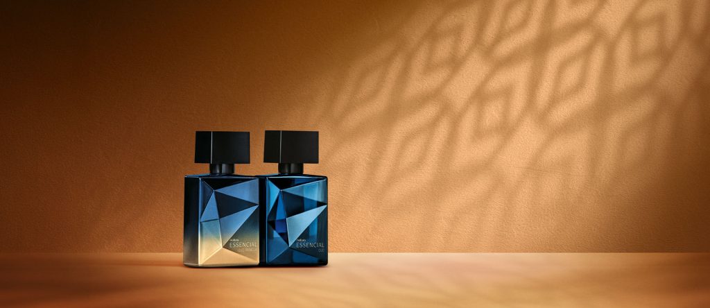 Kit Deo Parfum Essencial Miniatura Oud Vanilla e Oud 92 produtos)